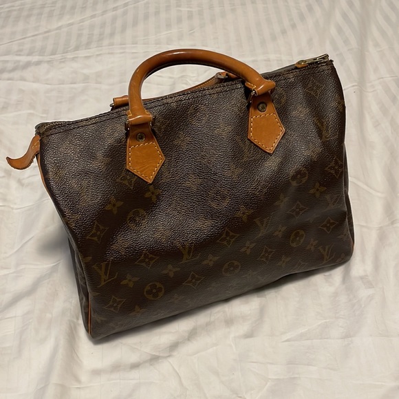 Vintage Louis Vuitton Speedy 30 - Picture 2 of 10